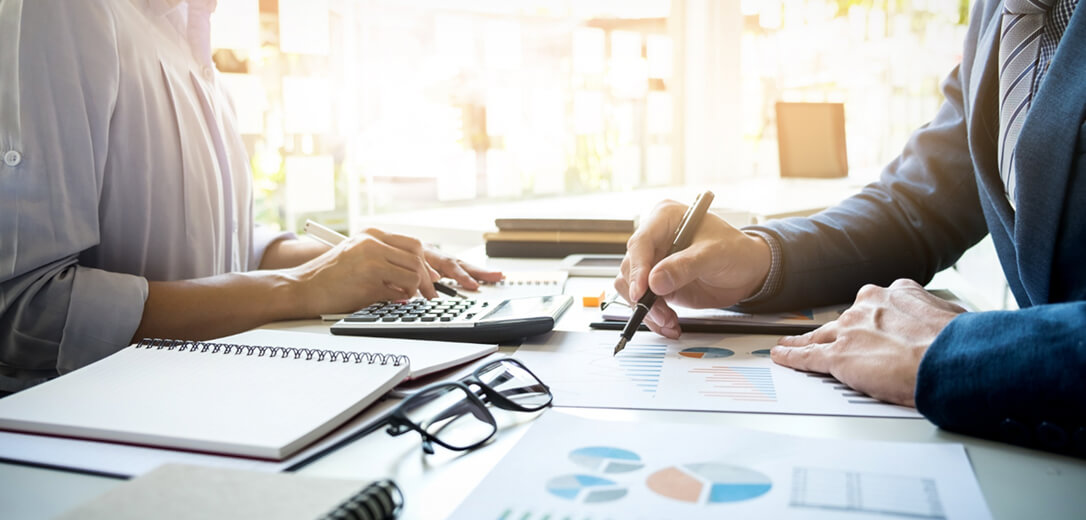 打ち合わせを行なっている様子